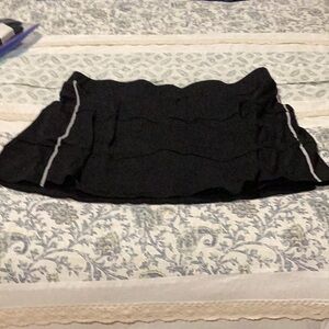 Livi Active Black Ruffled Bubble Mini Skirt
